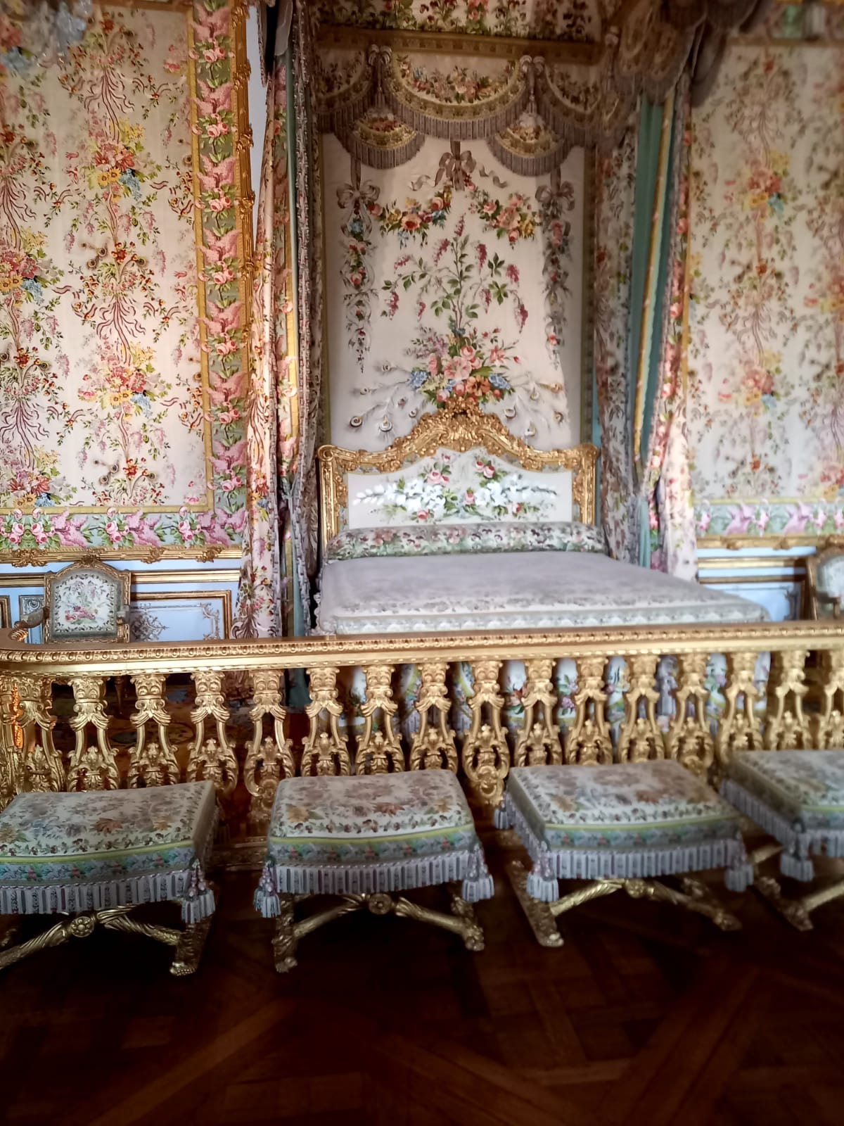 The King's bedroom at Versailles with FleaMarket