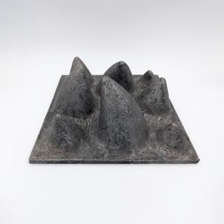 Ceramic sculpture Le Carré aux Vagues by André-Aleth Masson