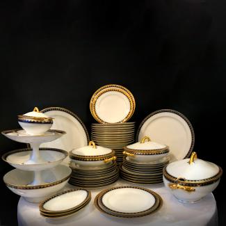 A dinner service from Haviland in Limoges