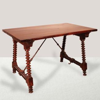 Spanish walnut table from the early 17th century