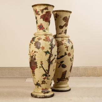 Pair of Italian vases with chinoiseries