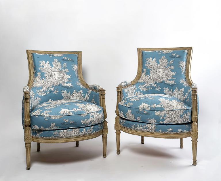 French 18th-Century, Lacquered Beech-Wood Pair of Bergeres Louis XVI Period