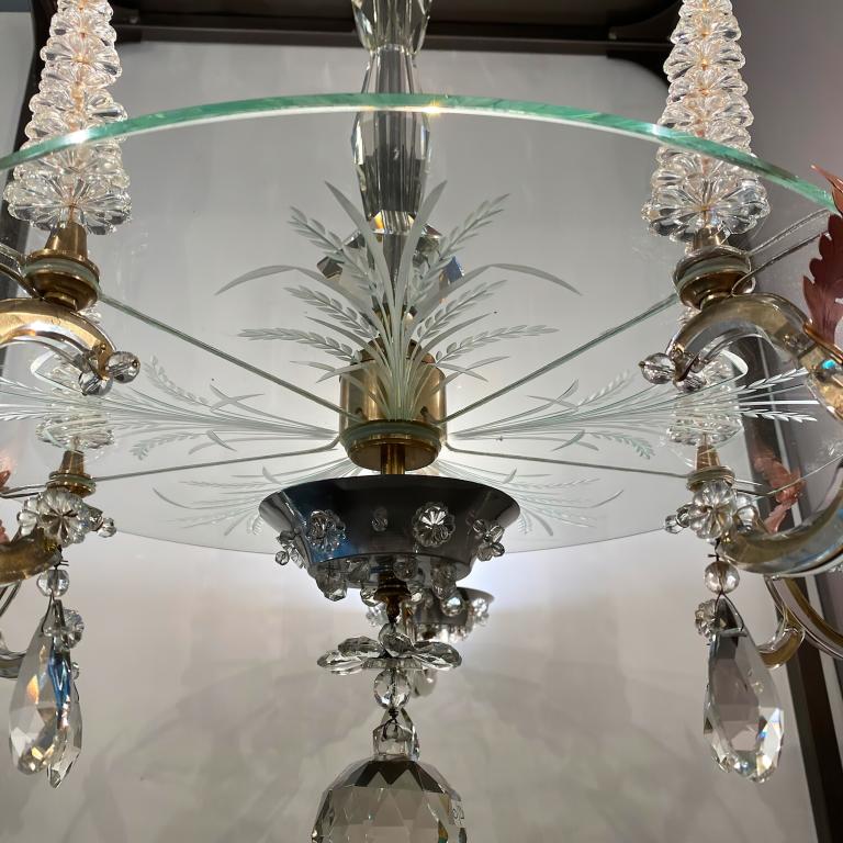 Engraved glass, Chandelier from the Maison Baguès.