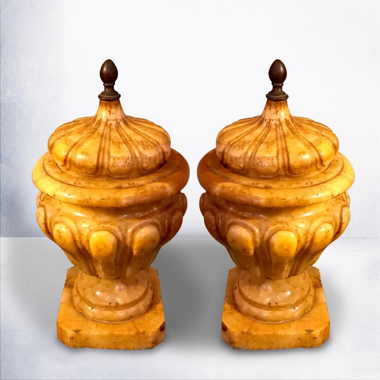 Pair of cassolettes or covered pots in onyx