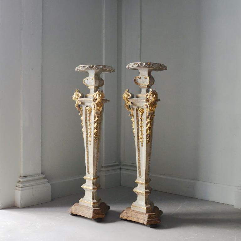 Pair of neo-palladian saddles, England, 18th century