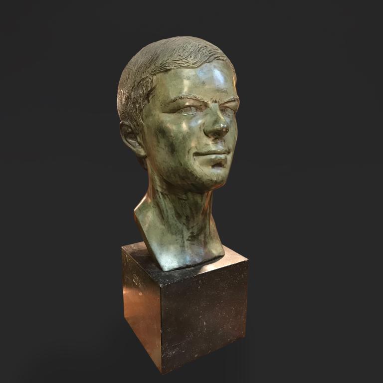 Head of a man in bronze by SEENE GL