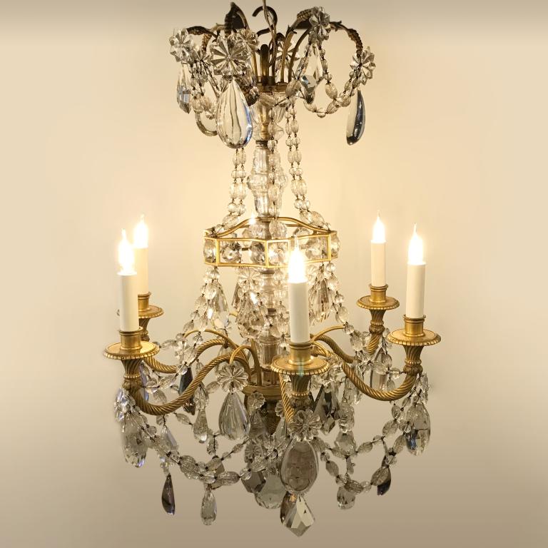Bronze chandelier in the style of Louis XVI
