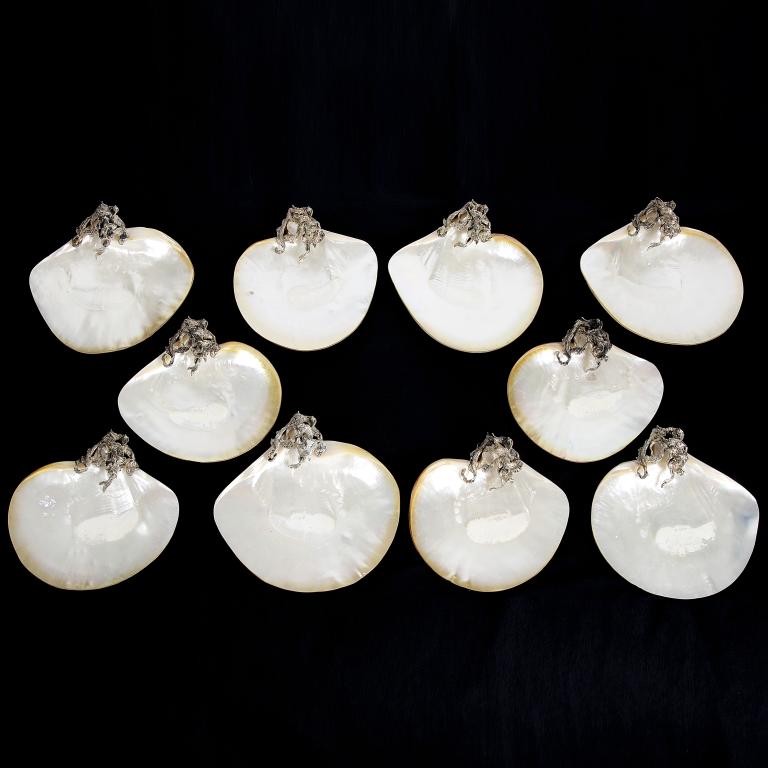 Set of 10 mother-of-pearl dishes
