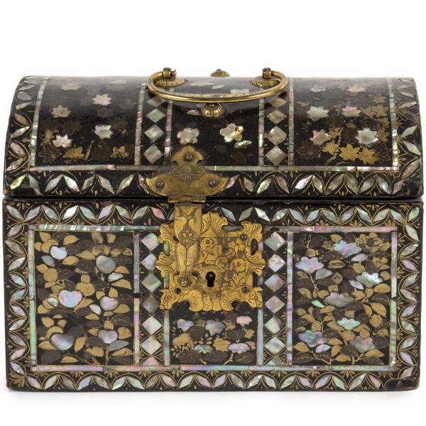 galerie tiago Namban chest