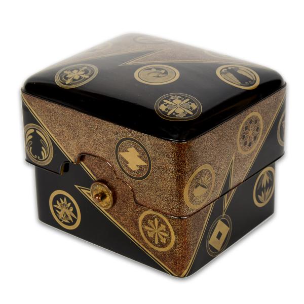 galerie tiago japan maki-e lacquer cosmetic box (tebako) - family crest (mon)