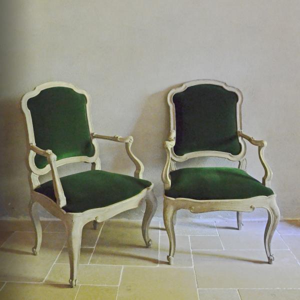 Pair of armchairs with lacquered wood frame, Italy, 18th century
