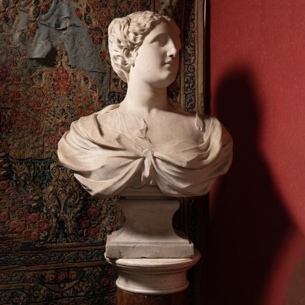 Sculpture of a woman, end of the 17th century