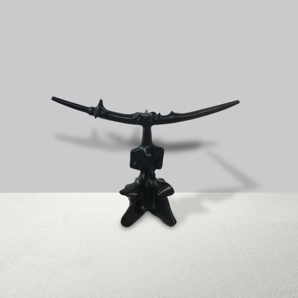 Black sculpture, The samurai by Victor Roman 